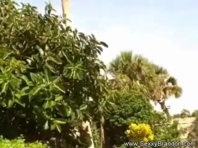 Sexxy Brandon: Amateur couple is having fun in the pool