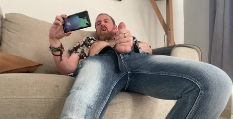 Dirty Talking Guy: Rád mě sleduješ při sledování porna?