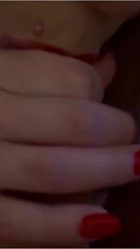 Elle trompe son copain avec sa demi-sœur