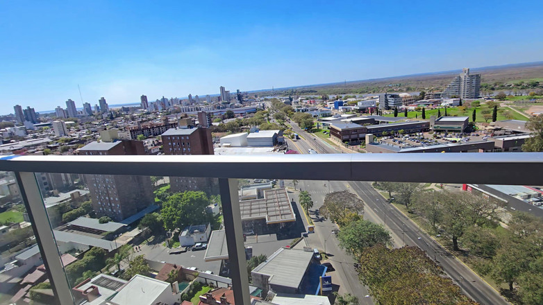 Young big apple: मेरे पति और मैंने एक किराए के अपार्टमेंट में मज़े किए: सड़क के दृश्यों और बेडरूम में सेक्स के साथ बालकनी पर ओरल सेक्स।