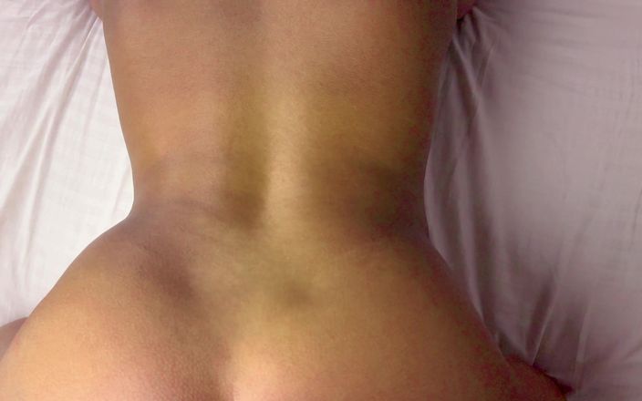 Aathiyaa: 보지에 사정할 때까지 팬티를 원하는 의붓여친