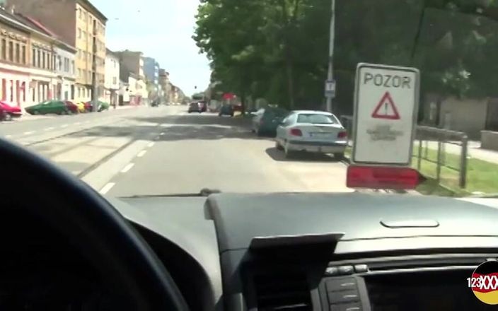 123XXX - Fucked Amateurs in Germany!: Gorąca blond dziwka musi zapłacić za taksówkę wilgotną cipką