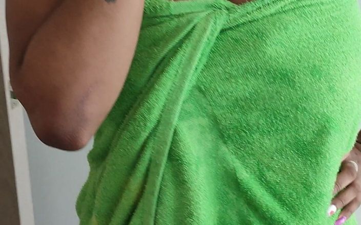 DiablaLatinaTour: Я встречаю свою соседку в душе