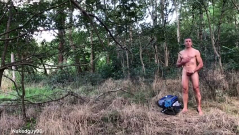 Benbinaked: Lelaki bogel Cruisung dalam Hutan