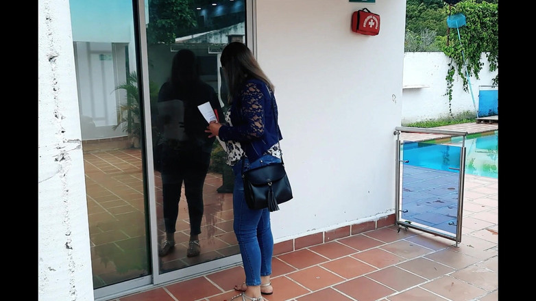 Jennifer Adams: Tajná sexuální dovolená s macechou -porno ve španělštině