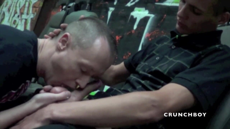 Crunch Boy: Gay sucking young straight dude in exhib