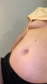 Licking the Anus of a Beautiful Woman at Different Stages of Pregnancy