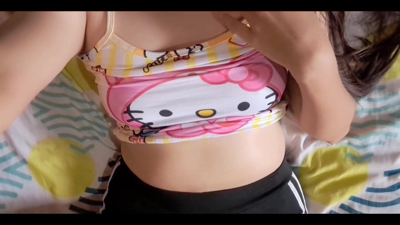 Yulieth Gomez: インフルエンサーがオナニーして濃厚なマンコを触り、巨乳を見せつける