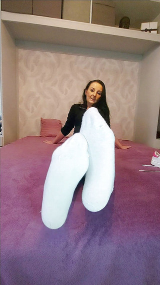 Lady Luciana Di Domizio: Vůně mých tenisek ponožky