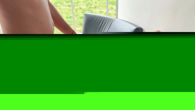 LILY_PUP: Latina amateur recibe una polla enorme en su culo apretado...