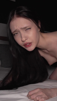 Dia Berusia 18 Tahun, Ketika Dia Menjadi Model Porno. Dia Mencoba Menunggangiku, Dalam Posisi Cowgirl,