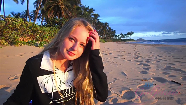 ATK Fans (Girlfriends): Vacances virtuelles à Hawaii avec Scarlett Sage 2/6