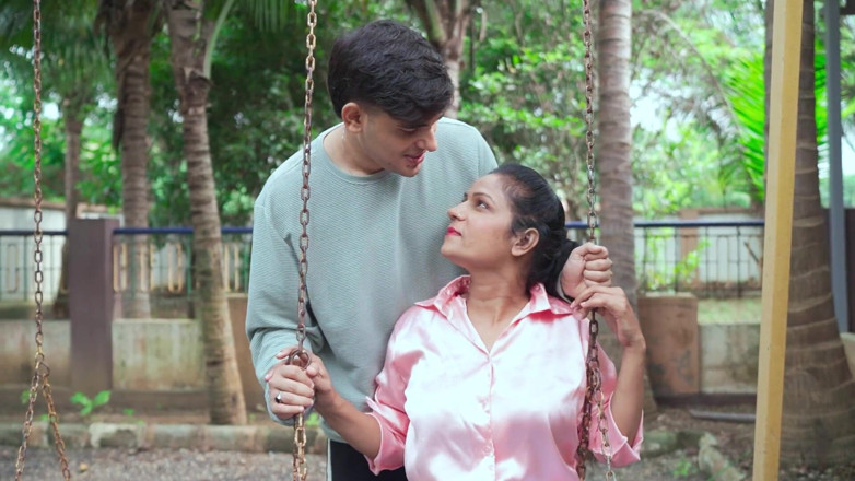 Desi Maal studios: Hot Stepaunty Called Her Boyfriend to the Garden and Had...