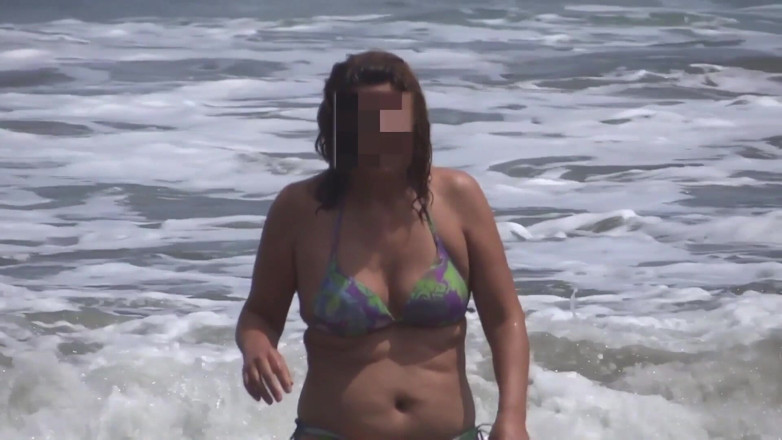 Ardientes69: Üvey Annenin Bikinili Ve Iç Çamaşırlı Gösterişinin Tam Videosu. Onunla Tanışmak...
