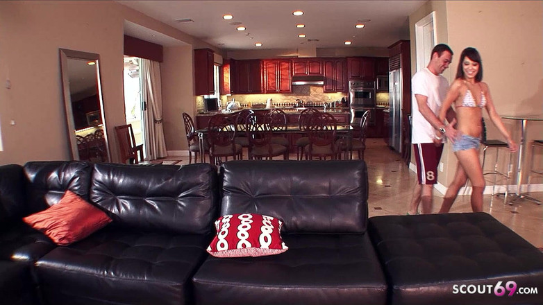 Full porn collection: Сексуальна худа матуся ледве відтрахана в тугу пизду пасинком з великим членом