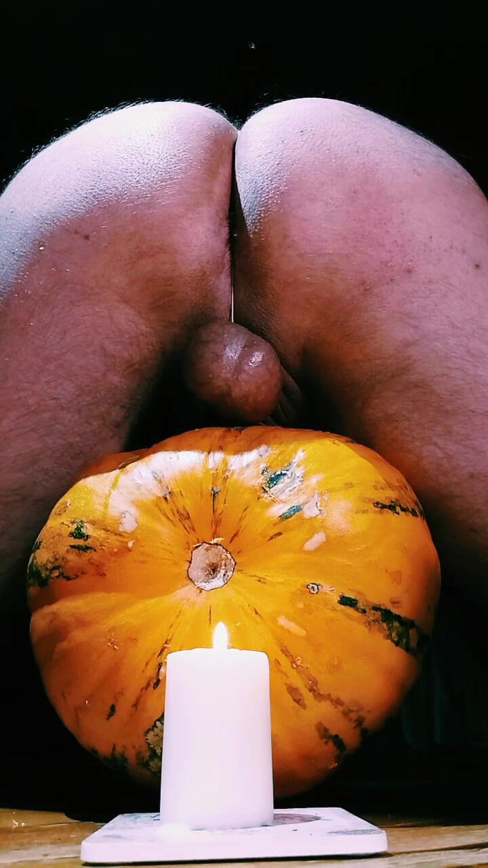 RedBlack: ¡Vamos a follar con esta calabaza sexy!