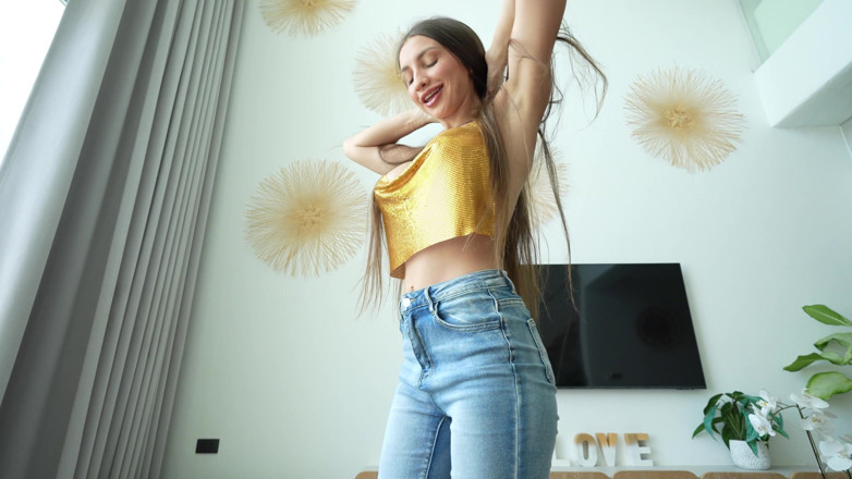 Kriss Kiss: The Blowjob of Your Dreams: a Beautiful Girl with Long...
