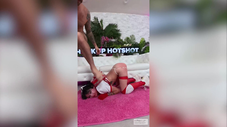 Hook Up Hotshot POV: Rosalyn Sphinx non ne ha mai abbastanza del sesso salivoso...