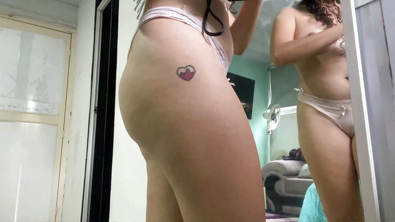 MiaSaintLove: Kamera nahrává moji nevlastní sestru, jak se chystá jít ven...