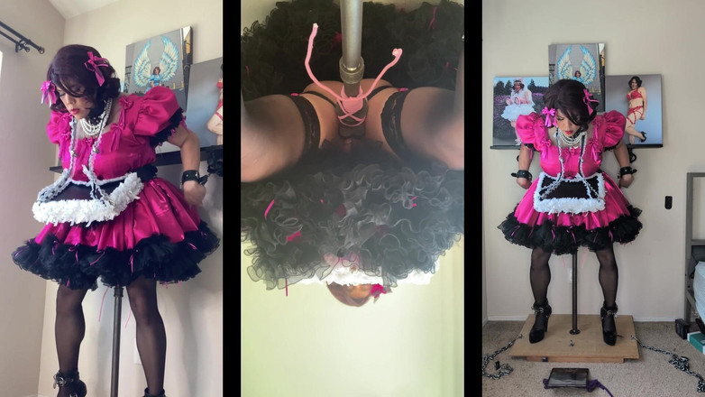 Sissy Candy: La cameriera sissy con il suo vassoio di servizio cavalca...