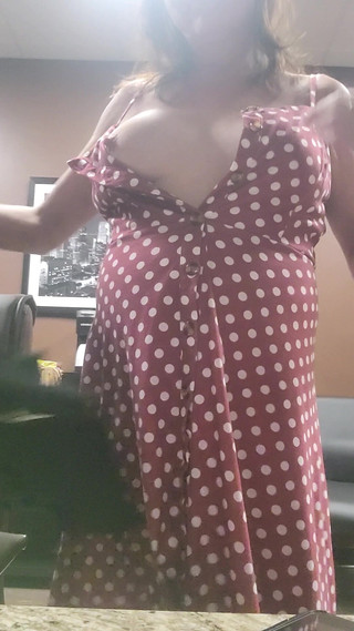 EliteLadyS: 仕事で喜びにボトルで自分自身を犯した