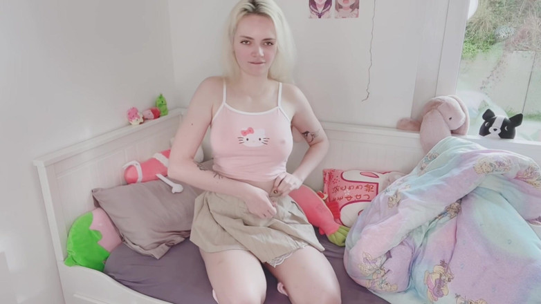 AmberKawaii: Cute Teen18+ with Braces, Multiple Orgasms with Her Buttplug