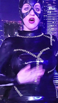 Catwoman zuigt een Robin deel 1