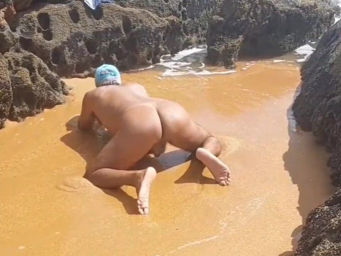 Ladysilvas: Ladysilva在海滩上赤身裸体非常热辣