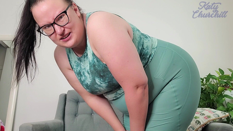 Katy Churchill: 私の毛深いお尻は臭いですか?