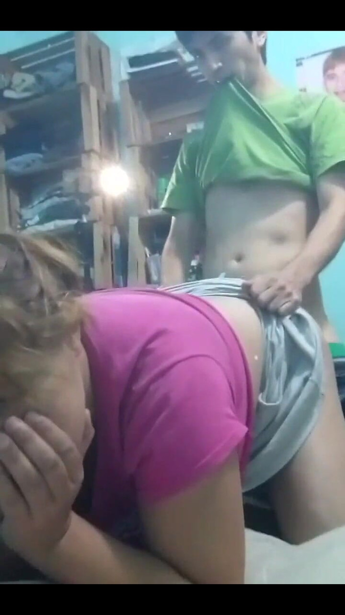 Fitcure1: Le chupo el culo, lo follo a lo perrito mientras...