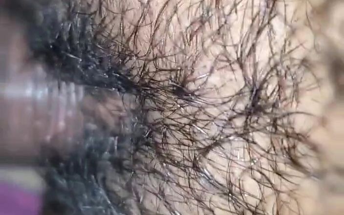 Sunita 87: Une femme mariée suce et se fait baiser