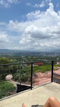 Колумбийская красавица трахалась до сюрпризов, пока не получила большую порцию спермы в киску