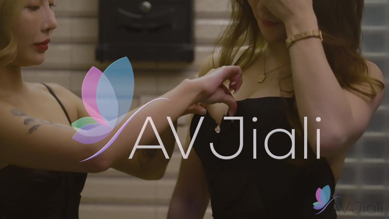 AV Jiali: Miss Stacy and Her Model Friends Try to Win a...