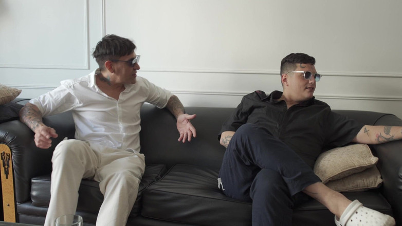 Elnonohub: Il Mio Amico Si Vanta Della Sua Fortuna Con Me,...