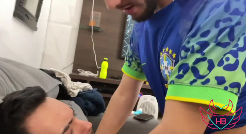 Heitor Bauman OFC: Een kale vrouw neuken met t-shirt uit Brazilië