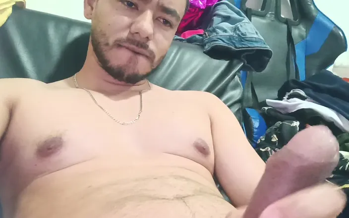 Tommhot: Playing with My Cock