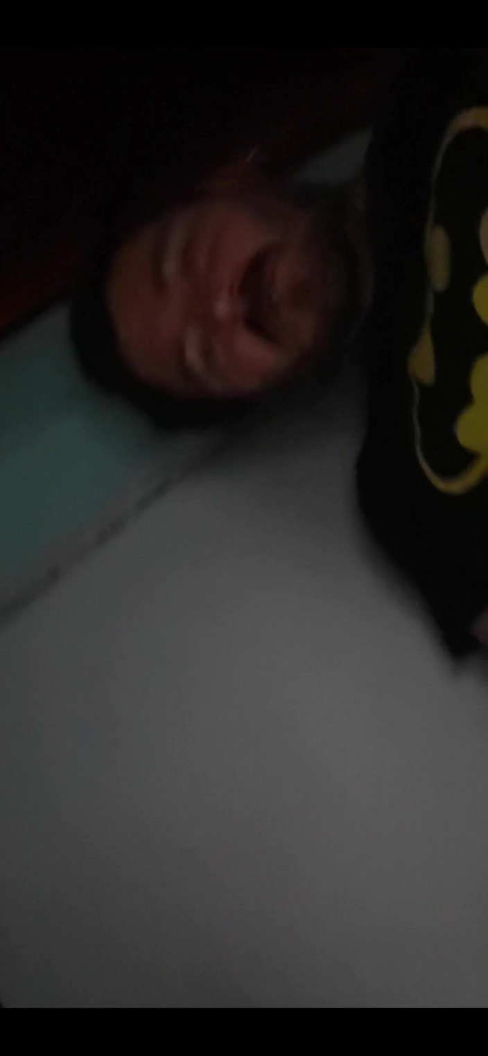 Rokkuman: Masturbation zu hause