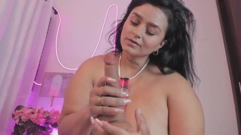 Queenbbw: Femeie latino se masturbează cu fundul mare