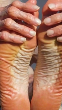 Granny Foot Oil Play - Self Massage Makes Her Horny and Dripping