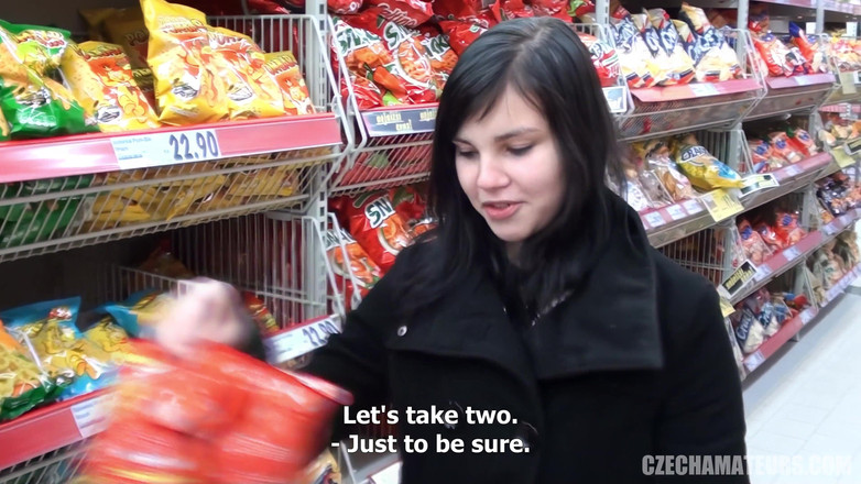 CzechAmateurs: 체코 아마추어 70명의 학생이 공공 장소에서 섹스