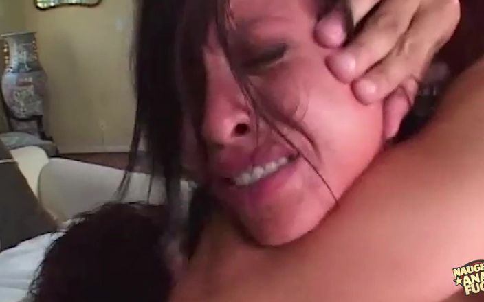 Naughty anal fuck: Jayna oso正在享受这两个男人和他们的牛肉刺刀表演的这次双插