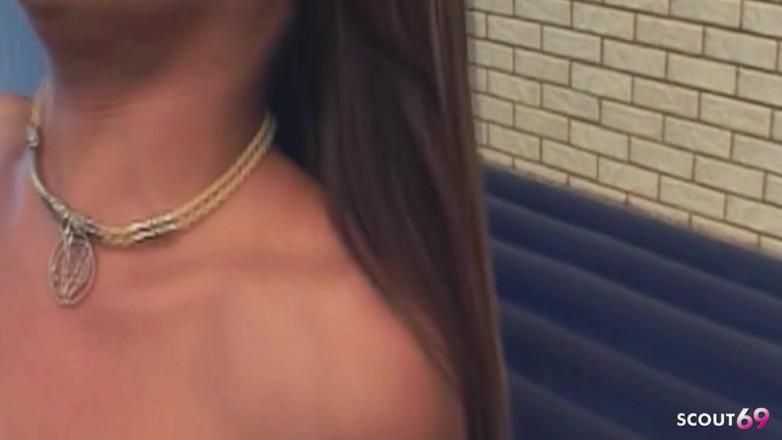 Shemale TS Collection: कामुक बड़े स्तनों वाली ट्रॅनी की पहली डेट पर उसकी तंग गांड में चुदाई