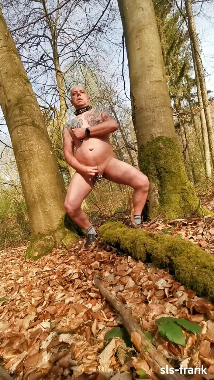 sls-frank: Sls-frank I Masturbate Between 2 Trees in Public and Naked in...