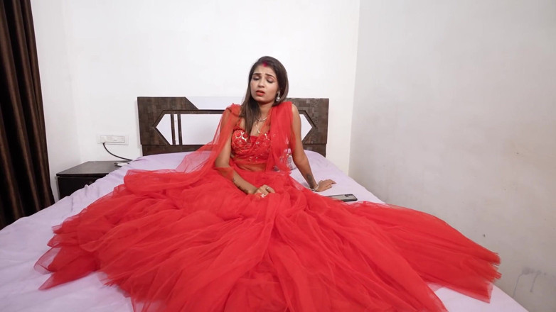 SEXYBHABHIX: インドのデジの女の子が結婚式の夜を祝った