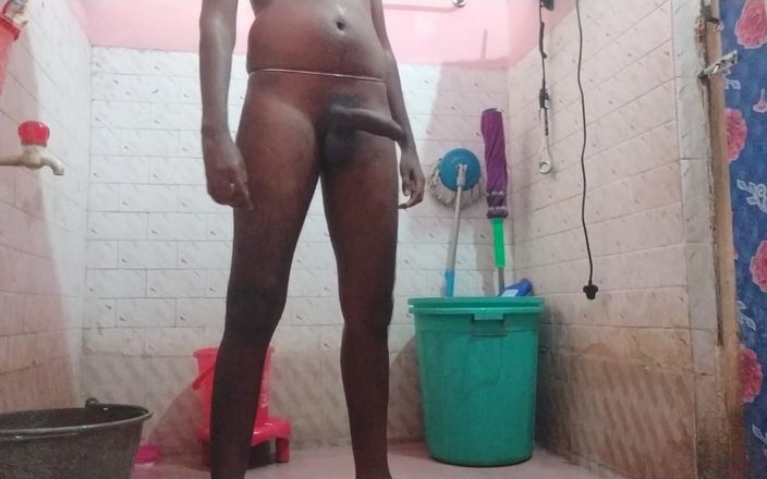 Tamil 10 inches BBC: Buổi tắm gợi cảm của Tamil
