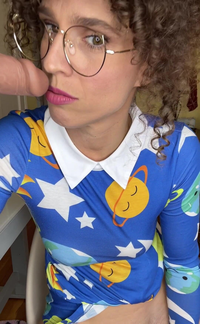 VibeWithMommy: Joi -stiefdochter bezoekt stiefvader op het werkdag! Ze komt erachter dat...