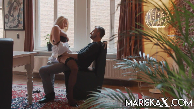 Mariska x: MARISKAX - Elizabeth is ready for her sexual therapy