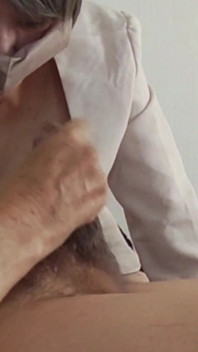 Bevi lo sperma denso dolce e sgradevole