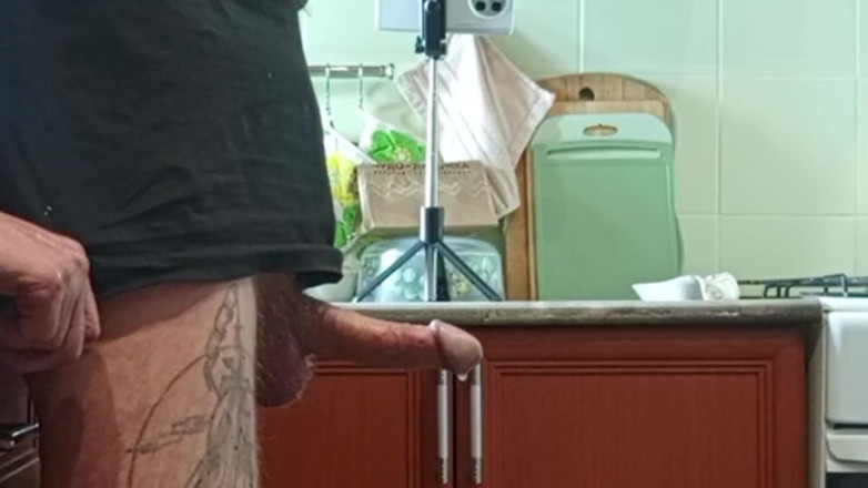 Zona901: După o muie profundă, mama vitregă scuipă sperma