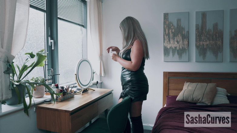 Sasha Curves: Criminalul pulă își pierde pariul și este futut dur